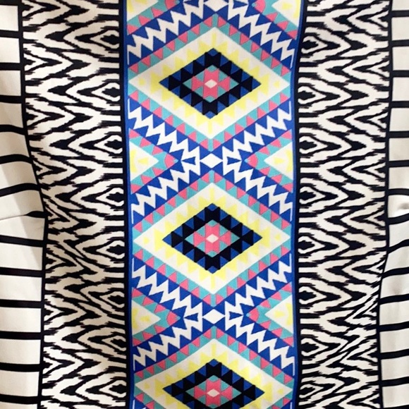 Aztec crop top - Picture 3 of 4